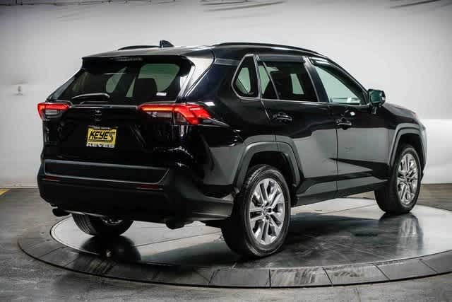 Thumbnail: 2022 Toyota RAV4 - 4