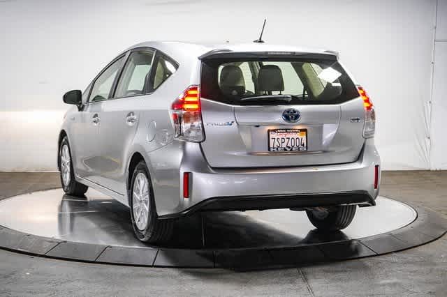 Thumbnail: 2015 Toyota Prius v - 2