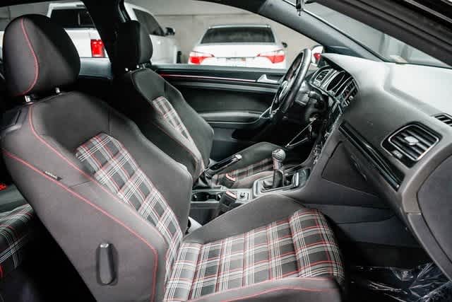 Thumbnail: 2016 Volkswagen Golf - 15