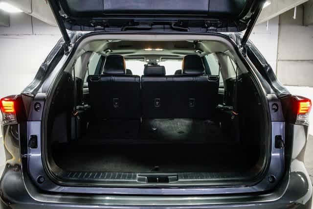 Thumbnail: 2022 Toyota Highlander - 29