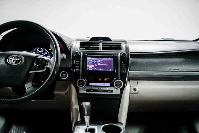 Thumbnail: 2013 Toyota Camry - 12