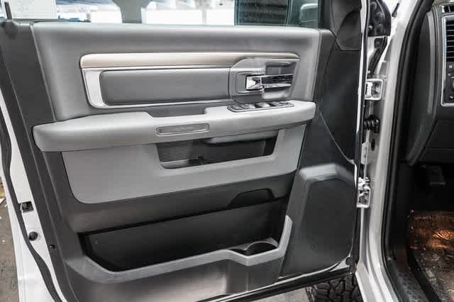 Thumbnail: 2020 RAM 1500 Classic - 17