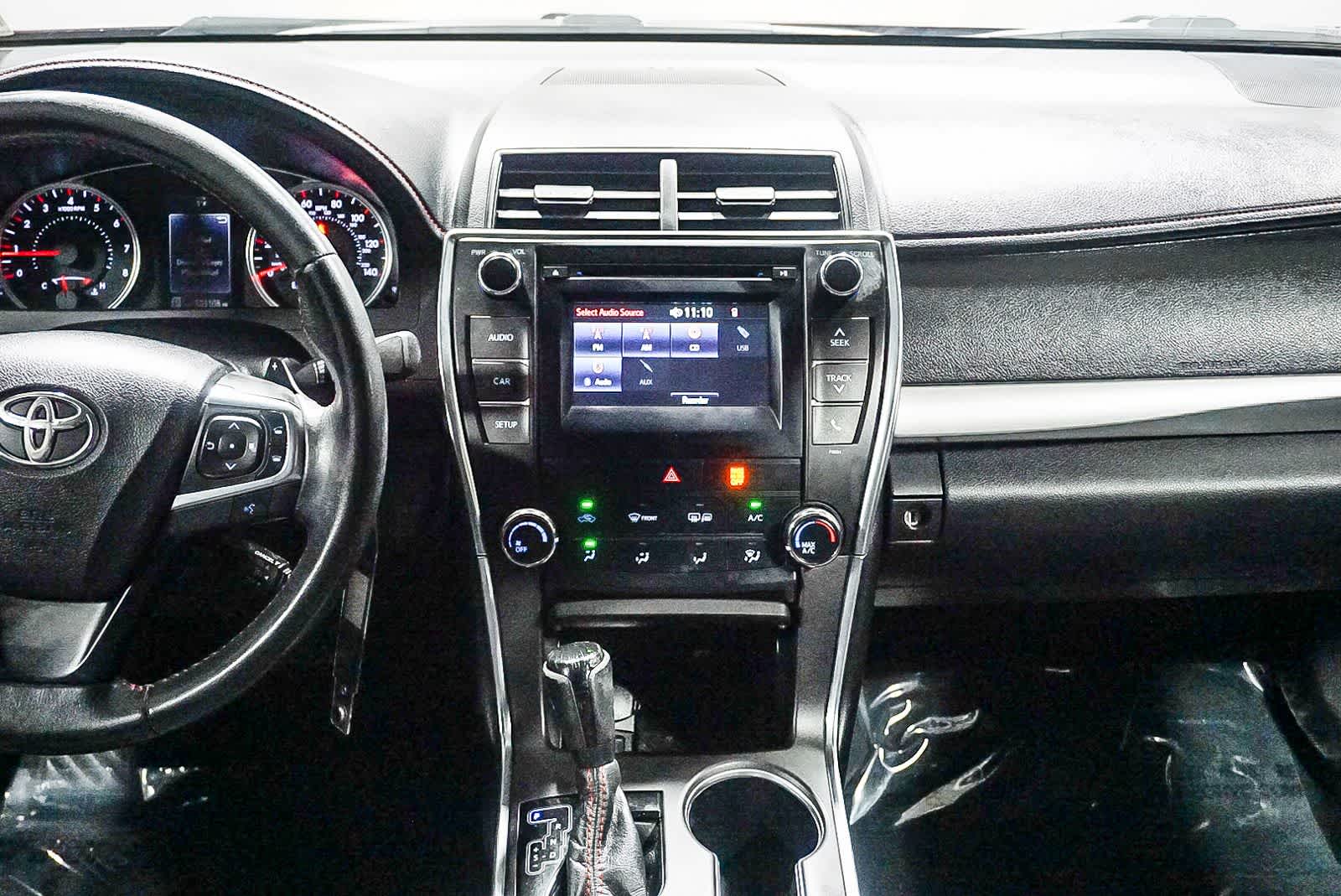 Thumbnail: 2016 Toyota Camry - 12