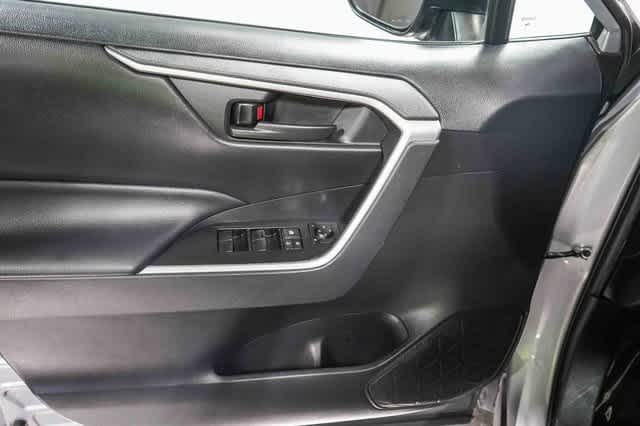 Thumbnail: 2019 Toyota RAV4 - 22
