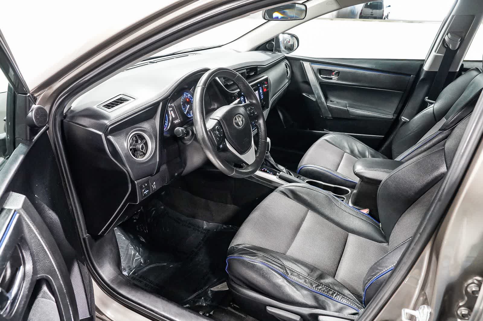 Thumbnail: 2018 Toyota Corolla - 18