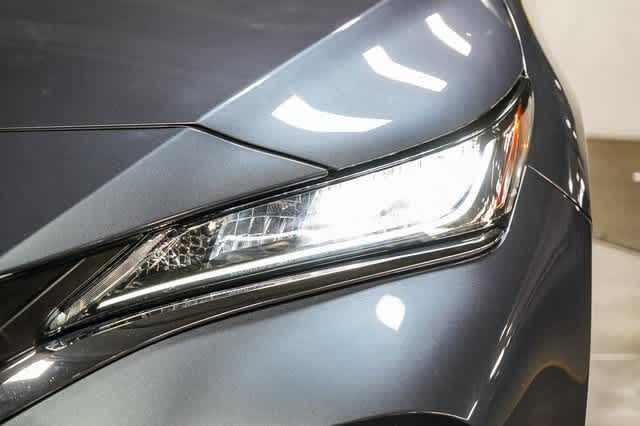 Thumbnail: 2022 Toyota Venza - 8