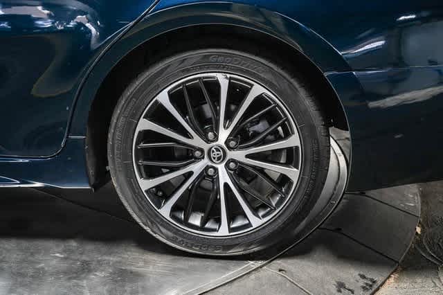 Thumbnail: 2018 Toyota Camry - 11