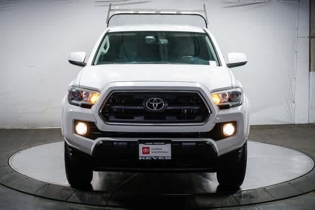 Thumbnail: 2017 Toyota Tacoma - 4