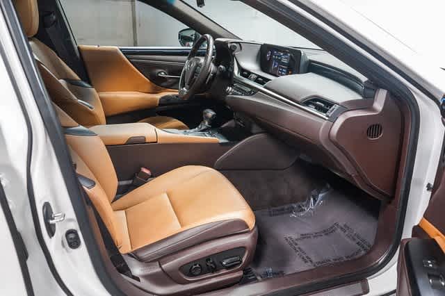 Thumbnail: 2021 Lexus ES - 17