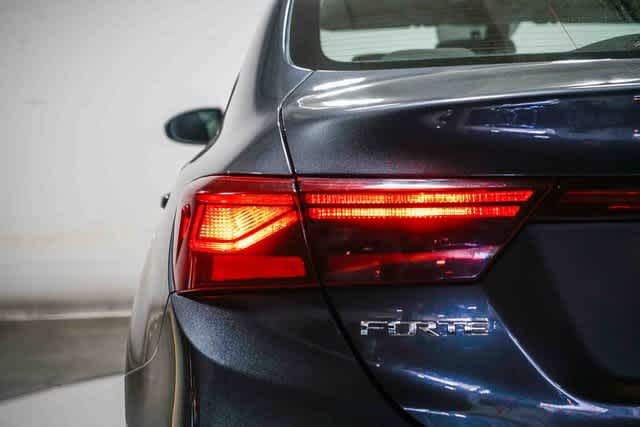 Thumbnail: 2021 Kia Forte - 9