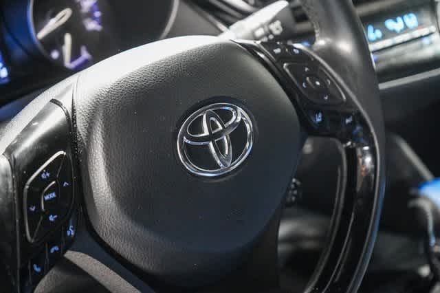 2018 Toyota C-HR XLE 20