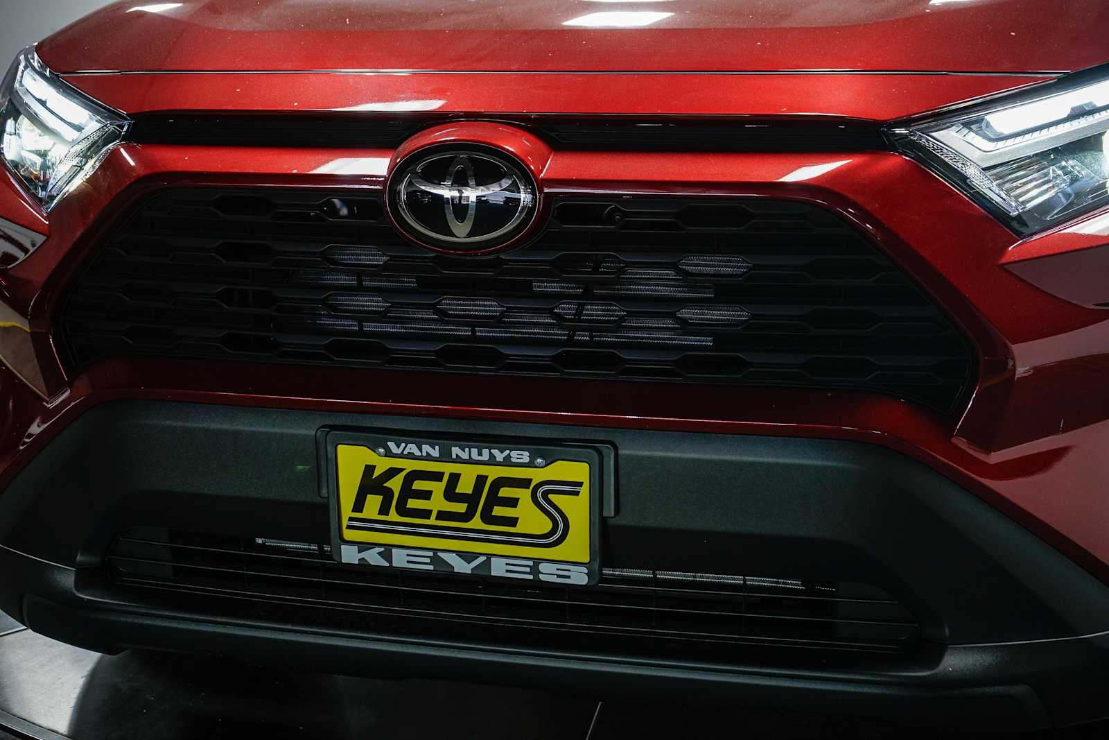 Thumbnail: 2025 Toyota RAV4 - 8