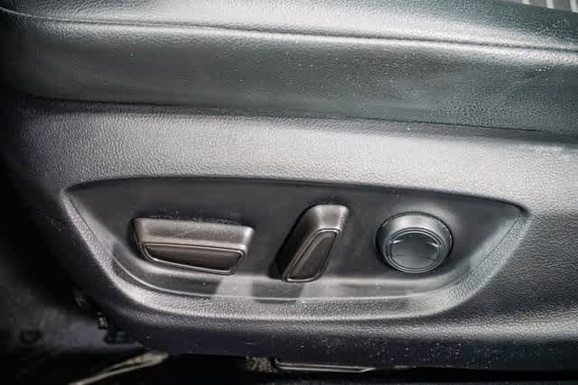 Thumbnail: 2023 Toyota Camry - 20