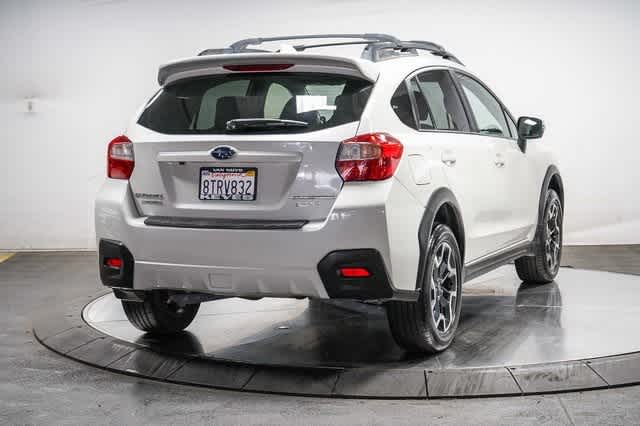 Thumbnail: 2017 Subaru Crosstrek - 4