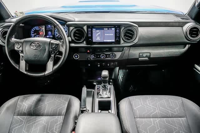 Thumbnail: 2018 Toyota Tacoma - 11