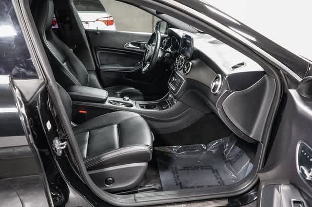 Thumbnail: 2019 Mercedes-Benz CLA - 16