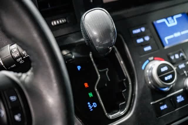 Thumbnail: 2015 Toyota Sienna - 22