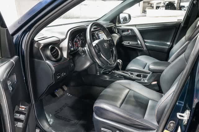 Thumbnail: 2018 Toyota RAV4 - 19