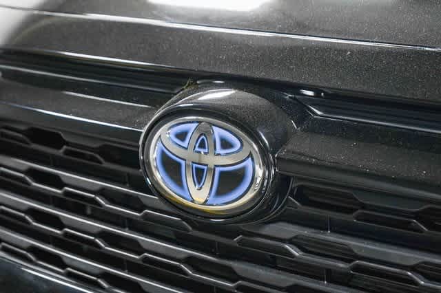 2021 Toyota RAV4 XLE 9