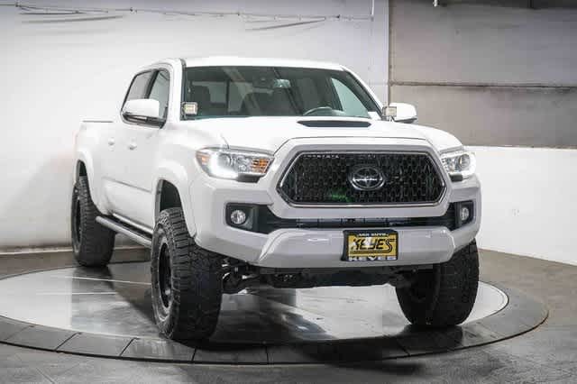 Thumbnail: 2018 Toyota Tacoma - 6