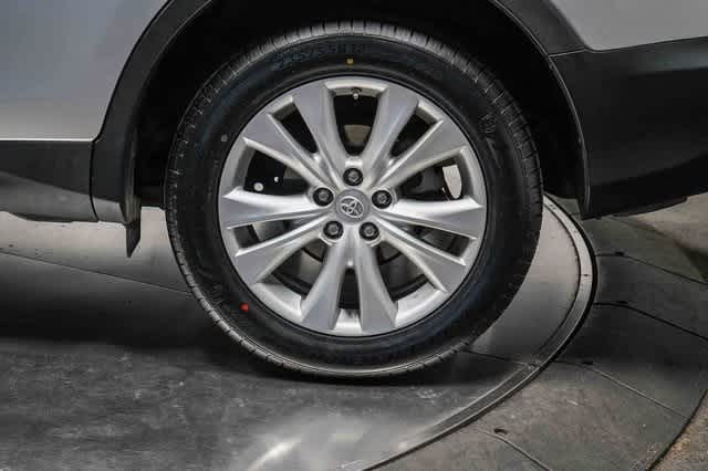 Thumbnail: 2015 Toyota RAV4 - 10