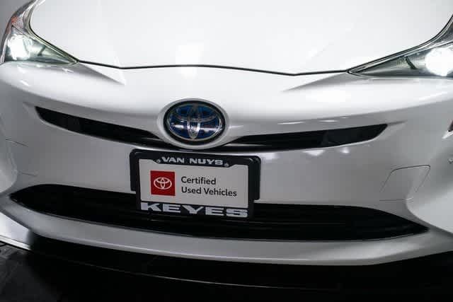 2017 Toyota Prius Four 8