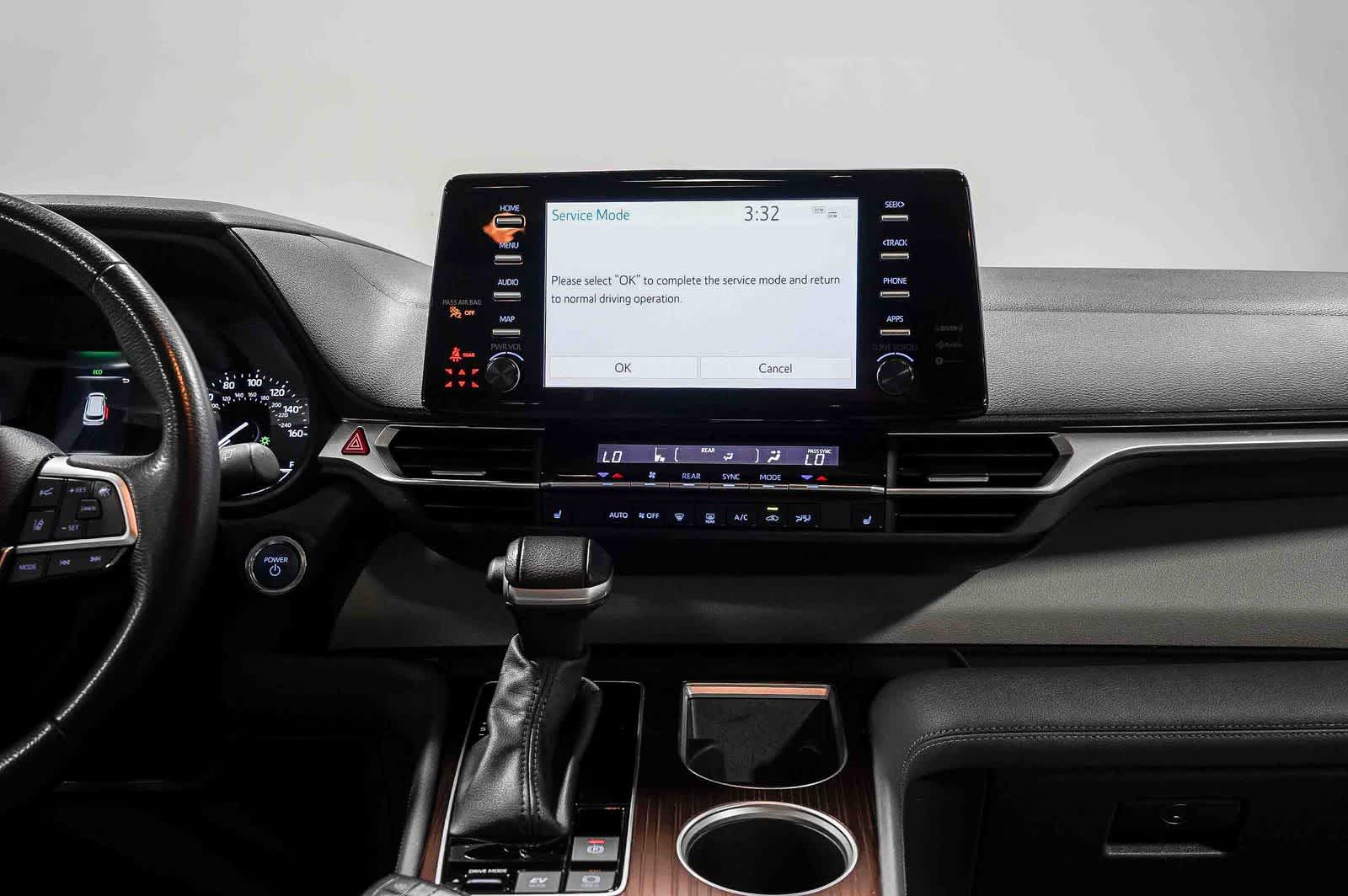 Thumbnail: 2024 Toyota Sienna - 14