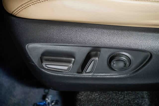 Thumbnail: 2019 Toyota RAV4 - 21