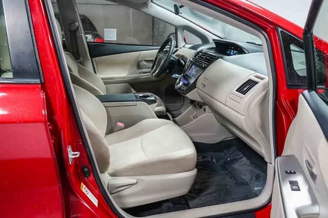 Thumbnail: 2013 Toyota Prius v - 16