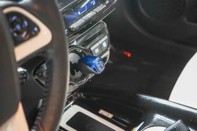 Thumbnail: 2016 Toyota Prius - 24