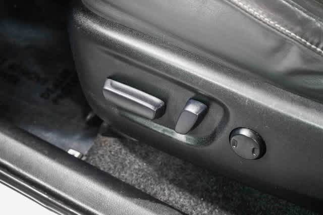 Thumbnail: 2015 Toyota RAV4 - 23