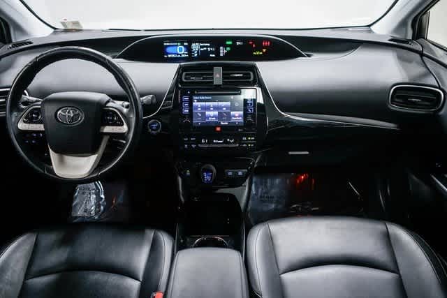 2017 Toyota Prius Four 12