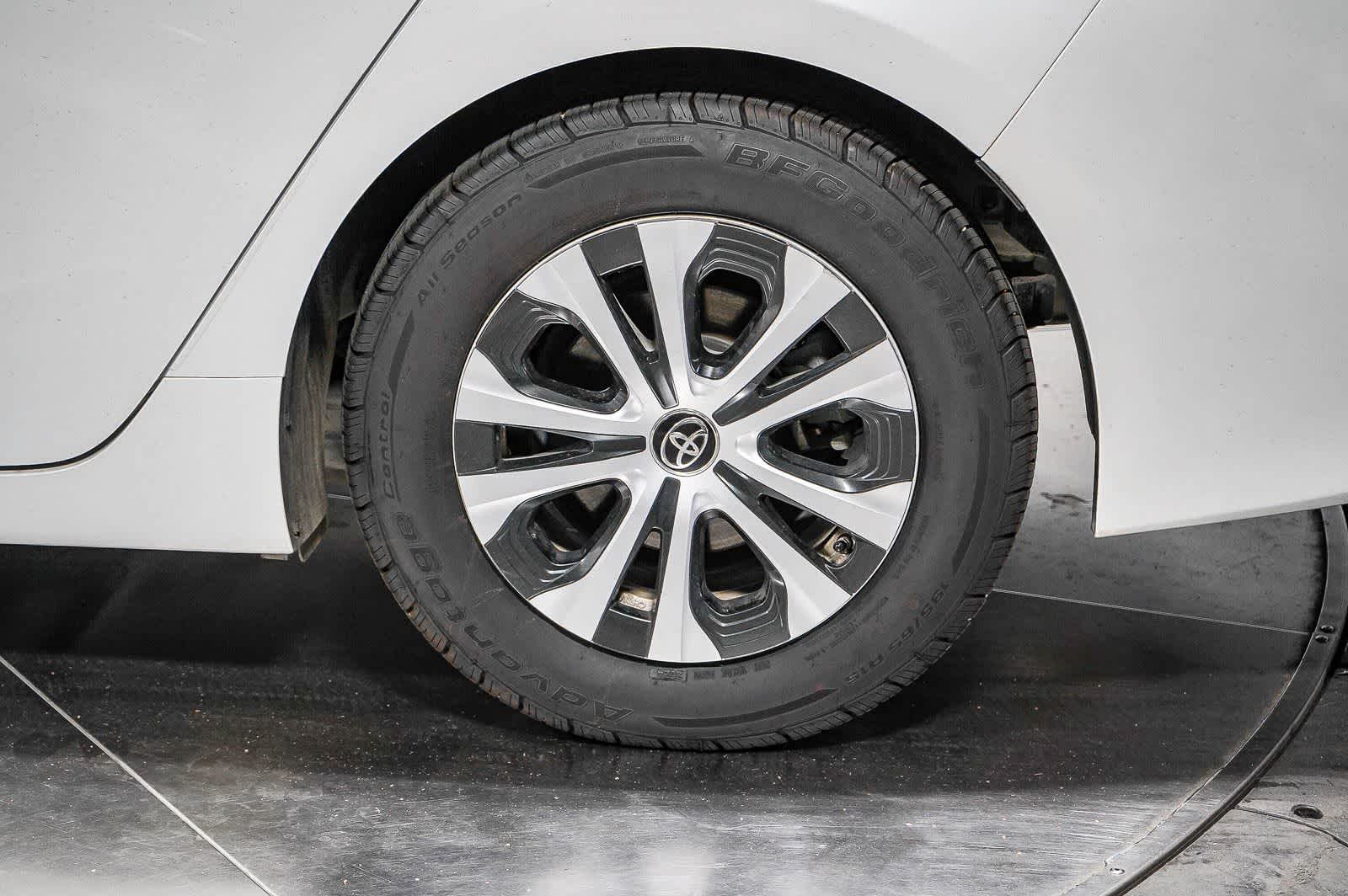 Thumbnail: 2021 Toyota Prius Prime - 11