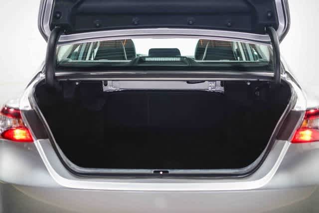 Thumbnail: 2023 Toyota Camry - 28