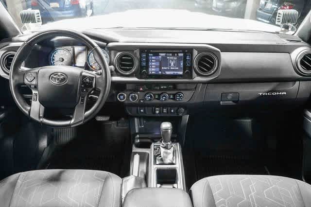 Thumbnail: 2018 Toyota Tacoma - 12
