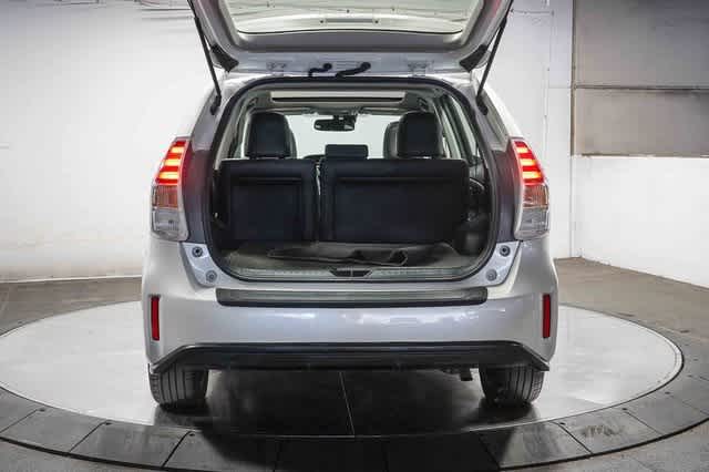 Thumbnail: 2017 Toyota Prius v - 27