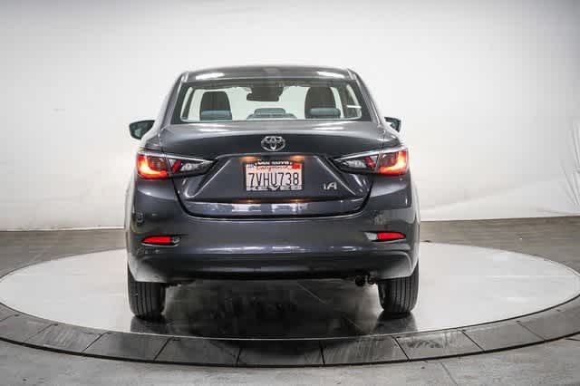 Thumbnail: 2017 Toyota Yaris iA - 4