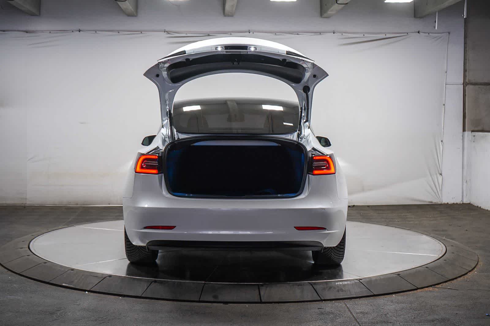 Thumbnail: 2021 Tesla Model 3 - 26