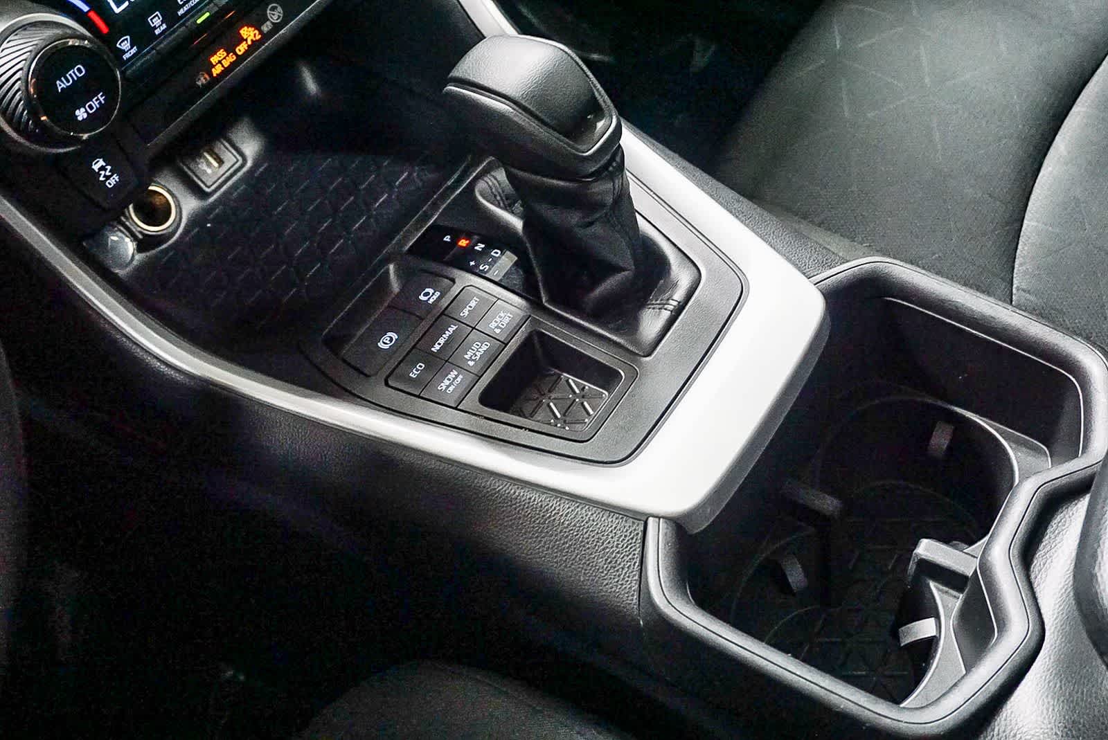 Thumbnail: 2025 Toyota RAV4 - 25