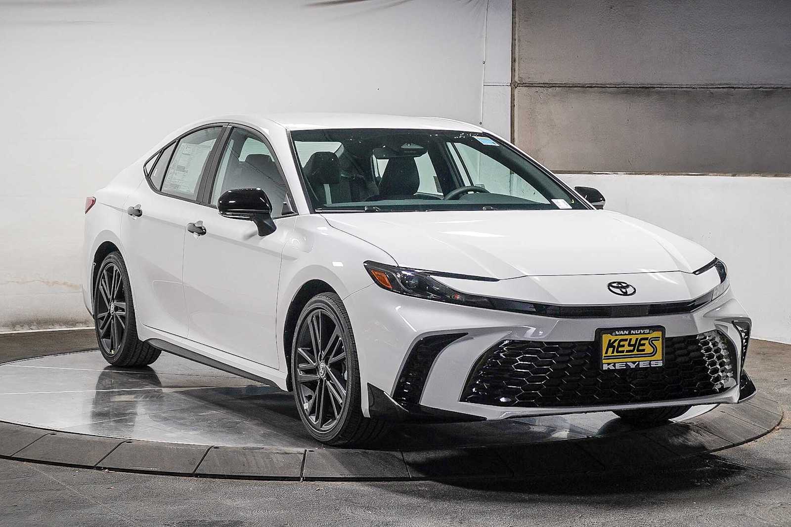 Thumbnail: 2026 Toyota Camry - 3