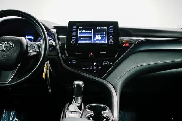 2022 Toyota Camry SE 13