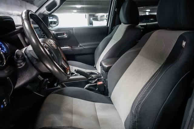 Thumbnail: 2020 Toyota Tacoma - 16