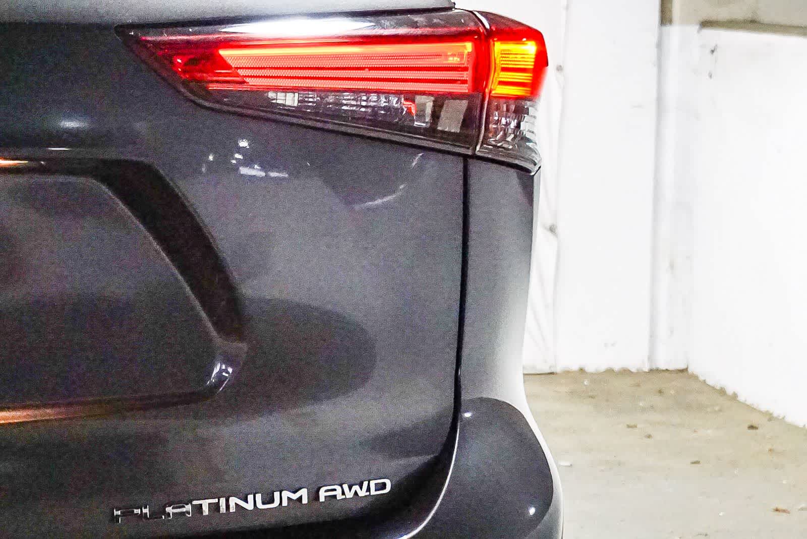 Thumbnail: 2023 Toyota Highlander - 12