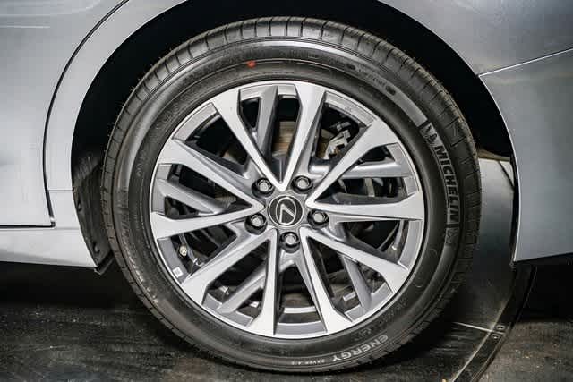 Thumbnail: 2025 Lexus ES - 10