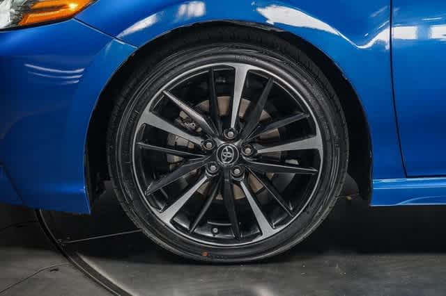 Thumbnail: 2019 Toyota Camry - 9