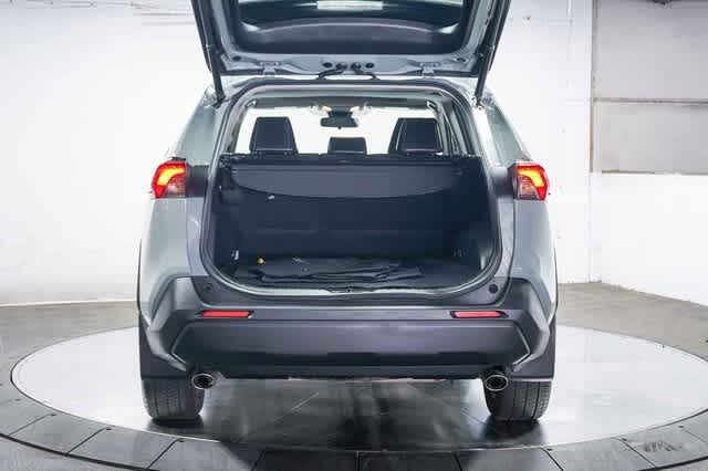 Thumbnail: 2020 Toyota RAV4 - 28
