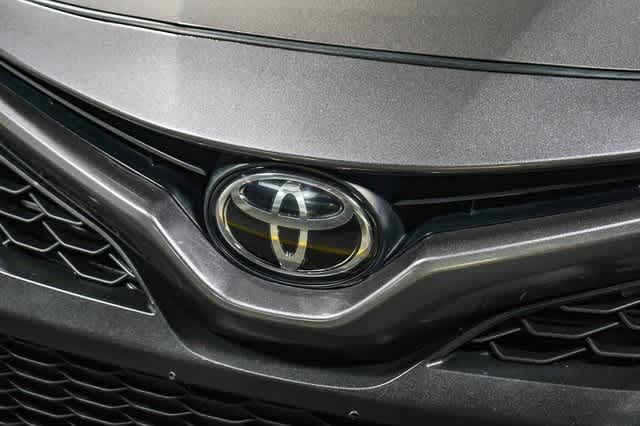Thumbnail: 2022 Toyota Camry - 9