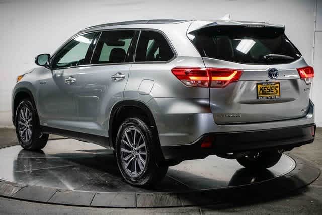 Thumbnail: 2019 Toyota Highlander - 2