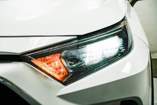 Thumbnail: 2021 Toyota RAV4 - 8