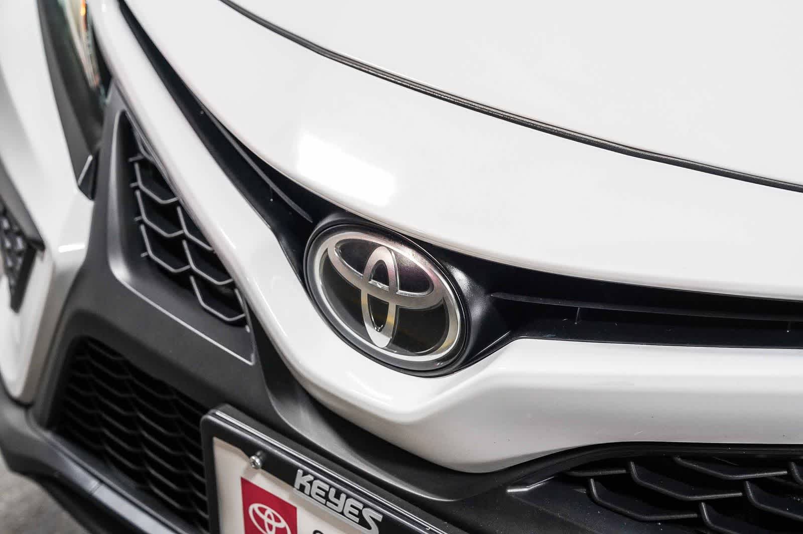 Thumbnail: 2021 Toyota Camry - 9
